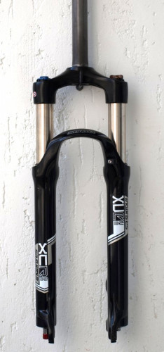 Вилка SR Suntour SF14 XCR32 DS LO R 120 26", чорний
