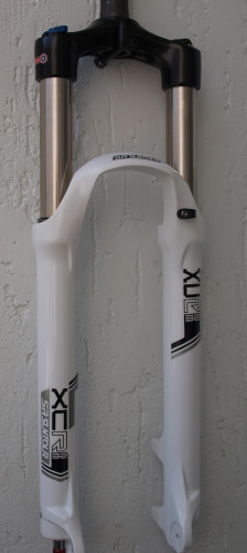 Вилка SR Suntour SF14 XCR AIR DS LO R 120 26", білий