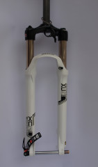 Вилка SR Suntour SF15 XCR AIR DS RL R 15QLC32 120 27.5", білий