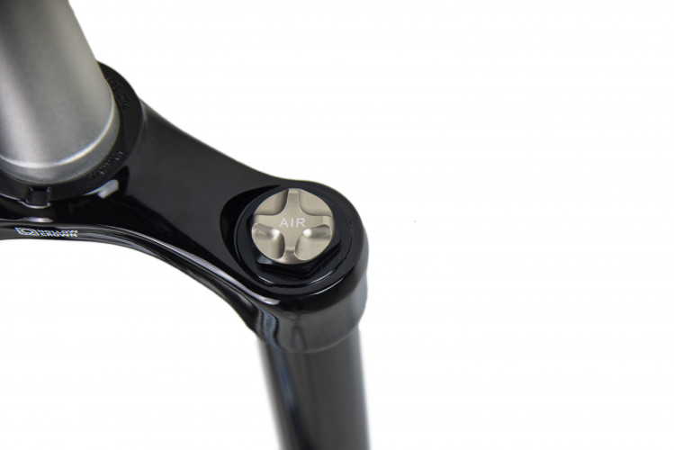 Вилка SR Suntour SF18 Durolux36 Boost R2C2 PCS 15QLC2 TI 110 170 29", чорний