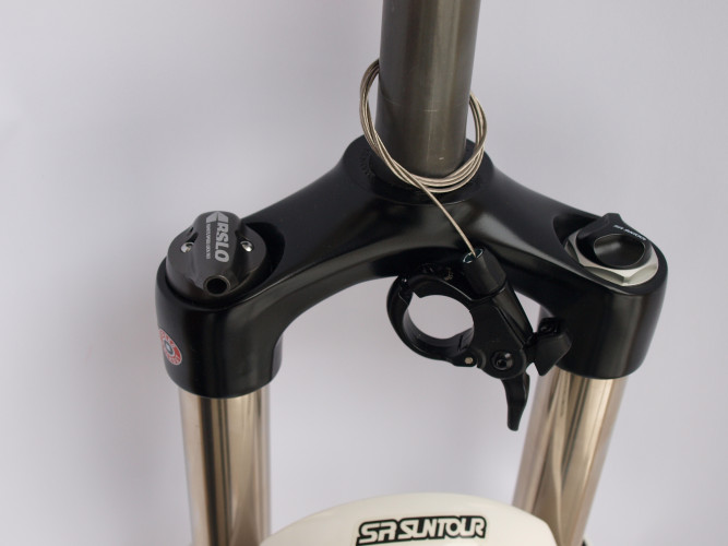 Вилка SR Suntour SF15 XCR AIR DS RL R 15QLC32 100 29", білий